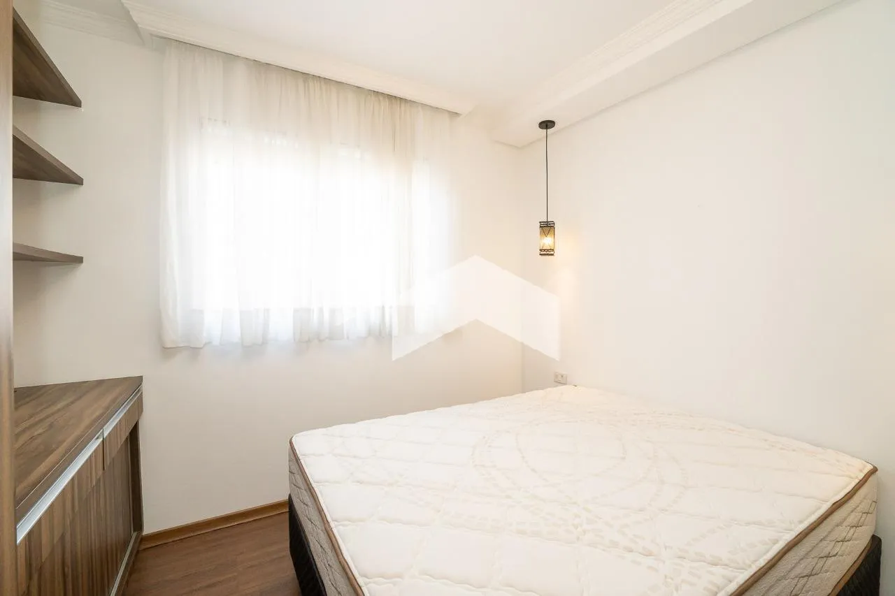 Furnished 2-bedroom apartment with 1 bathroom — photo 18