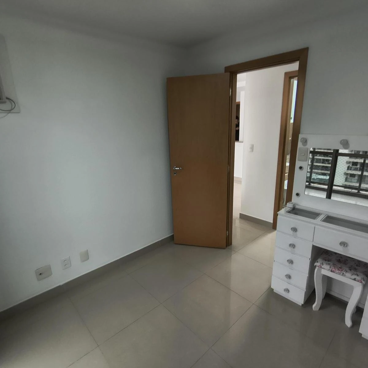 72 m² apartment with a balcony and built-in storage — photo 8