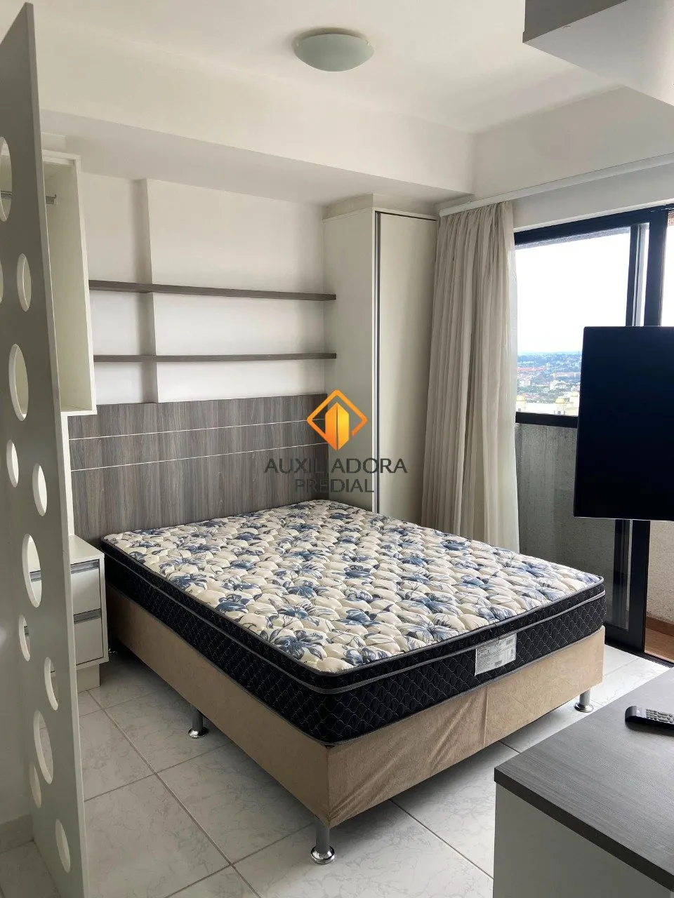 Furnished 1-bedroom apartment with open kitchen — photo 5