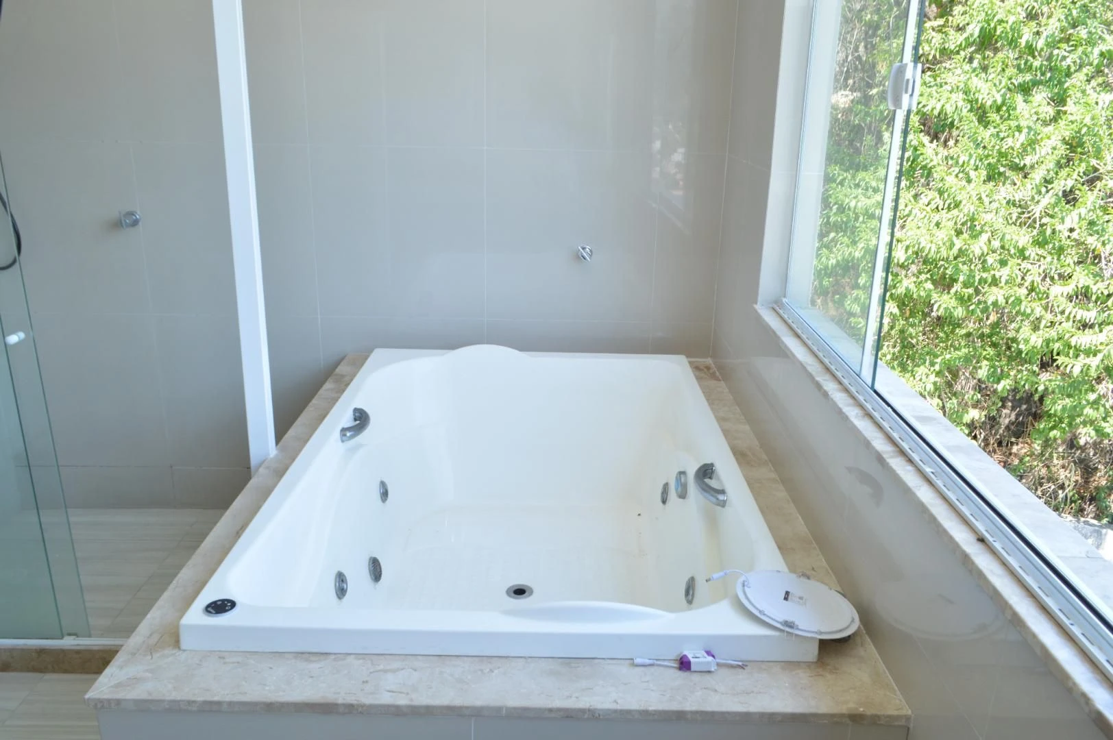 Ванна та 3 спальні: будинок 390 м² — photo 74