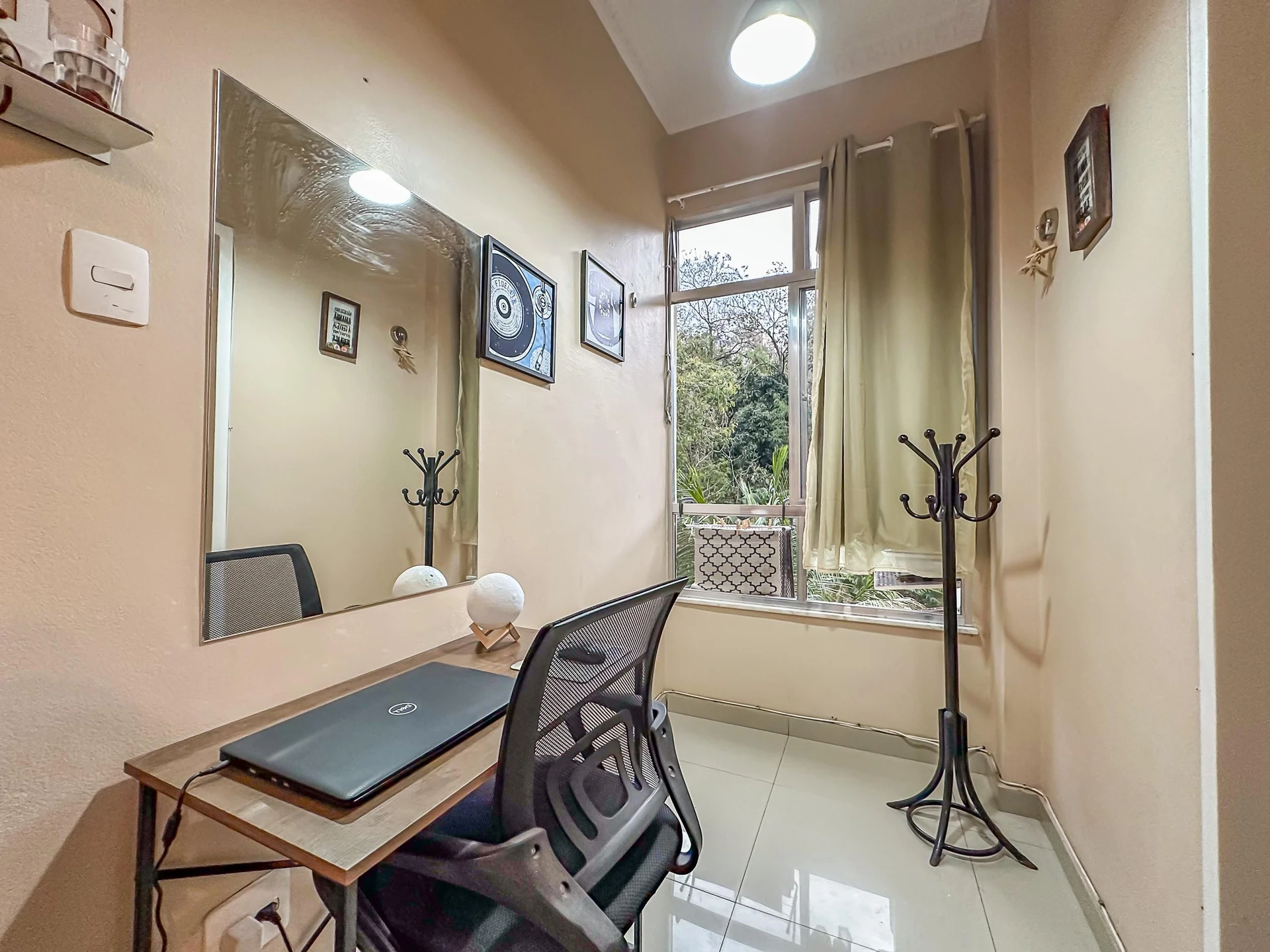 Furnished 1-bedroom apartment with a closed kitchen — photo 14