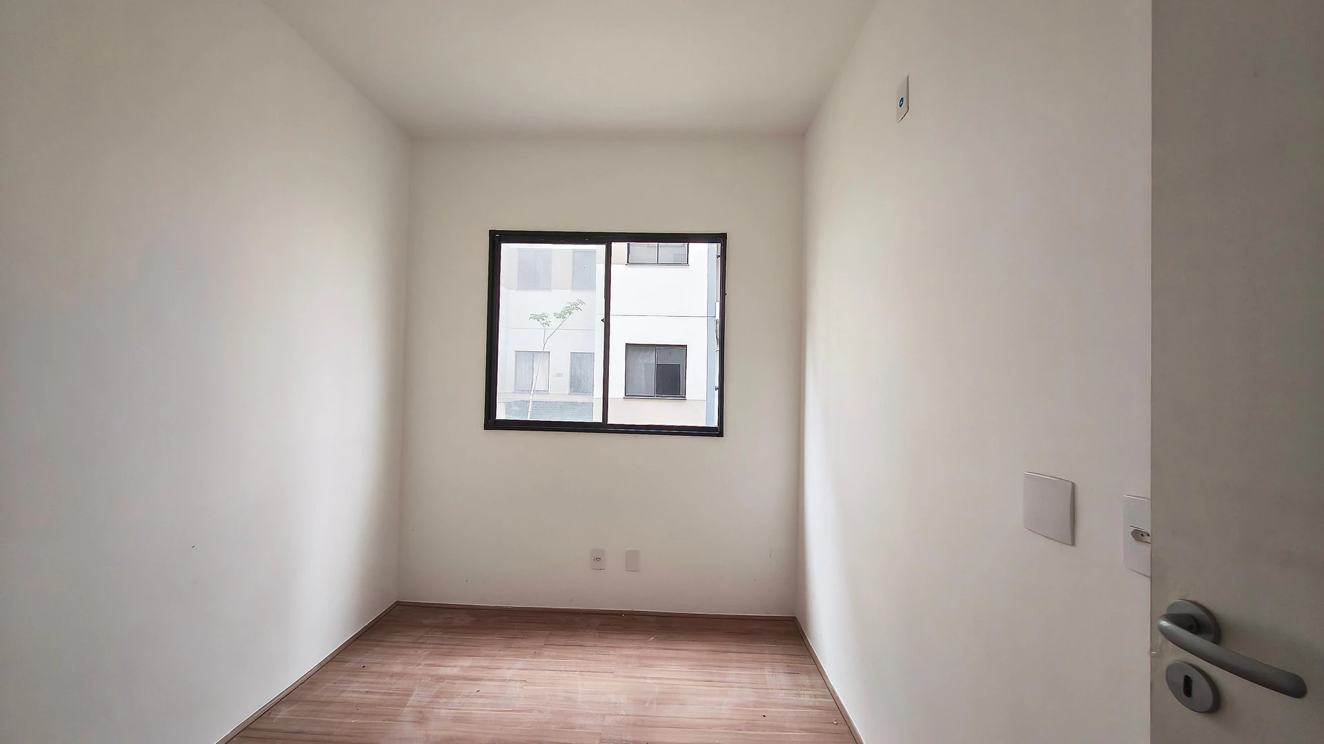 2-bedroom apartment in a building with a gym — photo 23