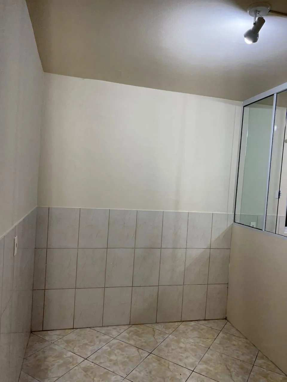 Unfurnished studio with 1 bedroom and 1 bathroom — photo 2