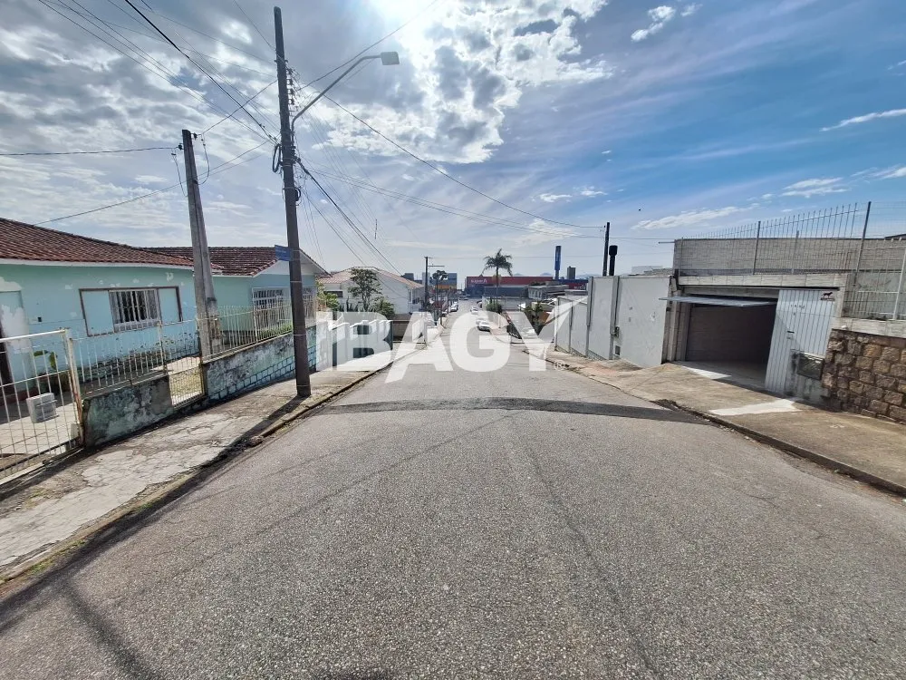 House with 4 bedrooms and 2 bathrooms, 100 m² — photo 28