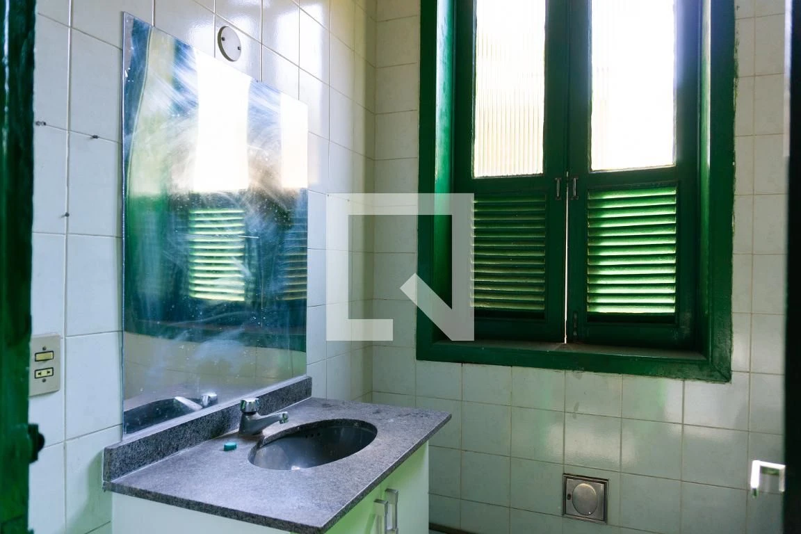 Rental house with 5 bedrooms and a closed kitchen room — photo 29