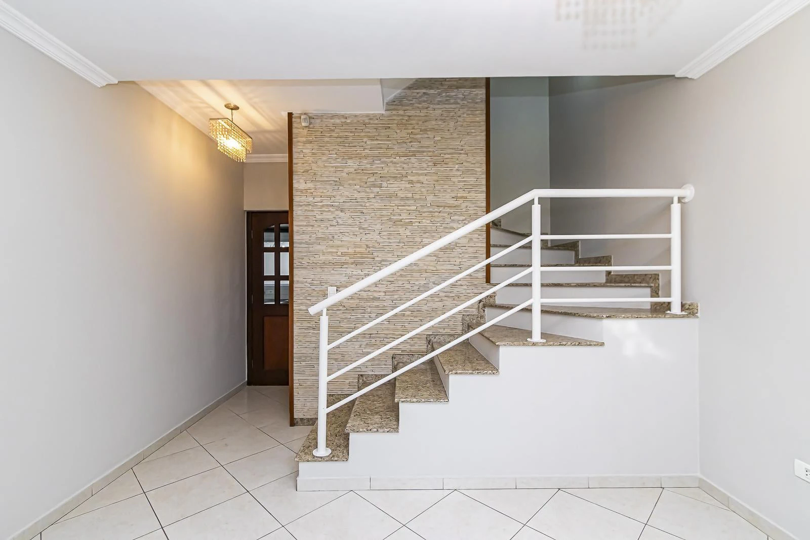 3-bedroom house with a grill on the balcony in Curitiba — photo 21