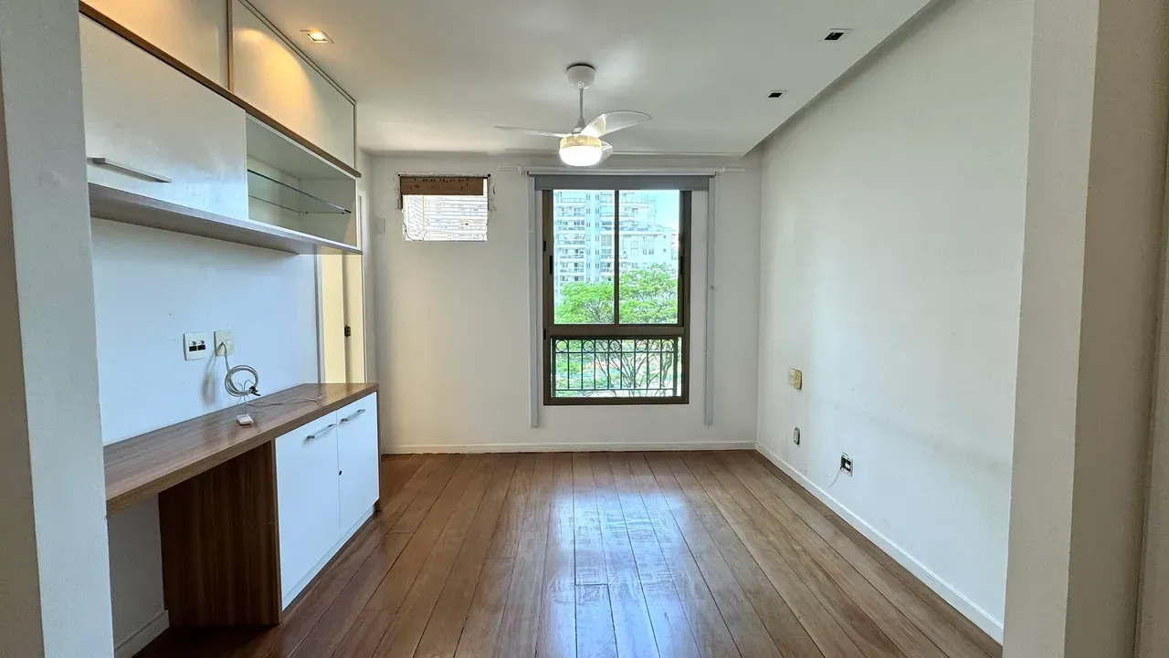 Apartment on the 3rd floor with floor-to-ceiling windows — photo 7