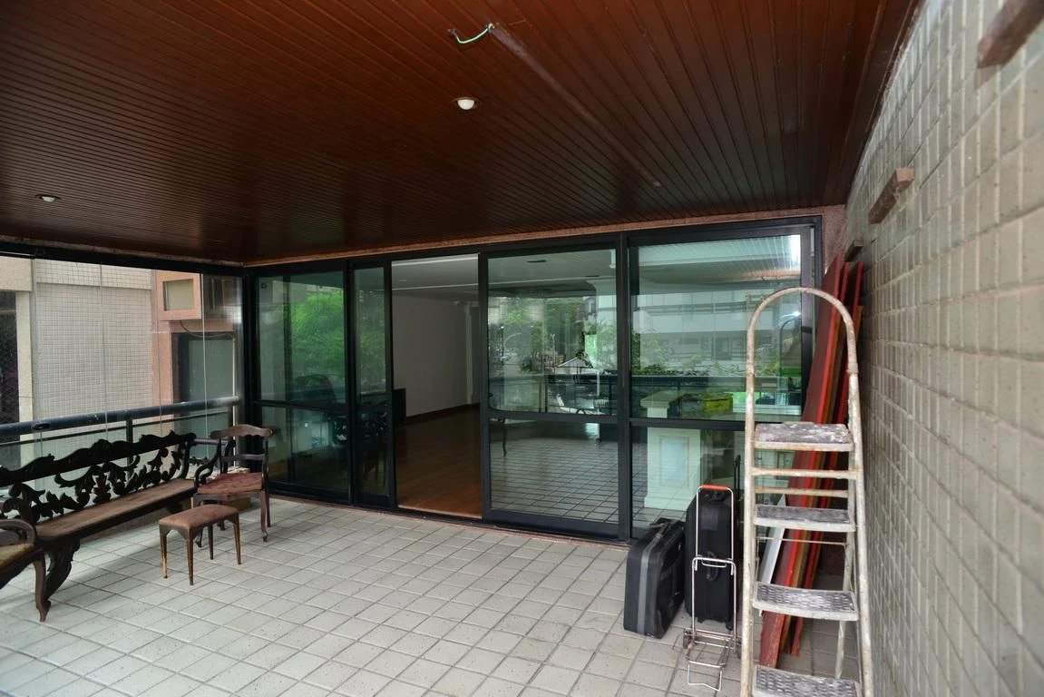 Rentable apartment with 4 bedrooms and a balcony — photo 37