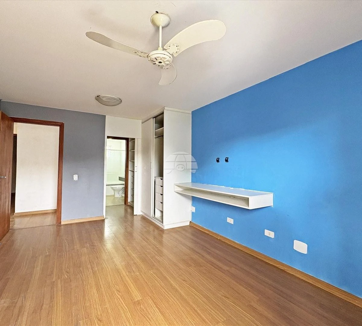 Casa de 178 m² com banheira e varanda envidraçada — photo 4