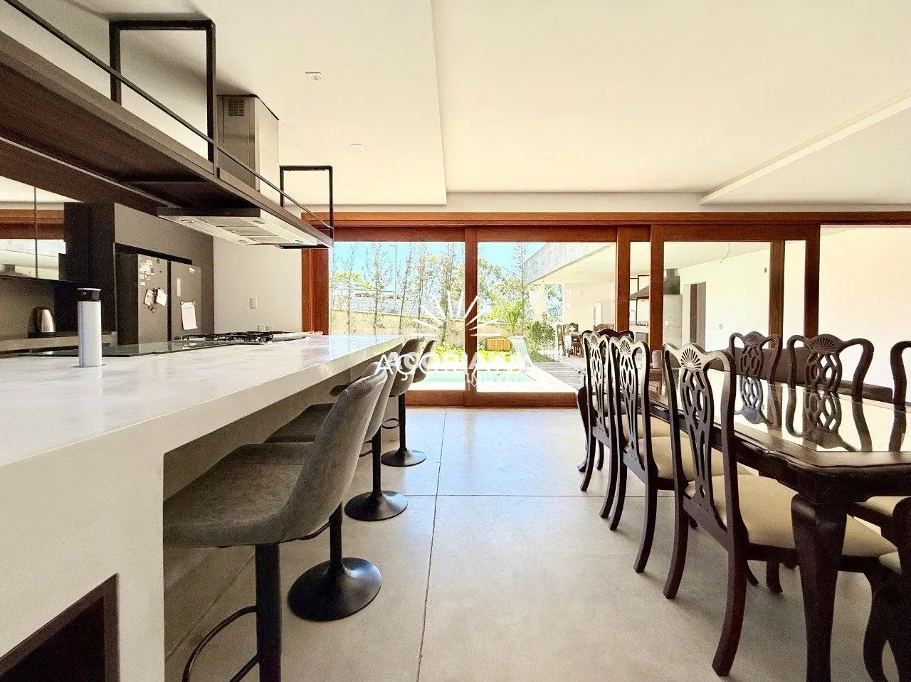 House with open-plan kitchen and 5 bedrooms over 558 m² — photo 9
