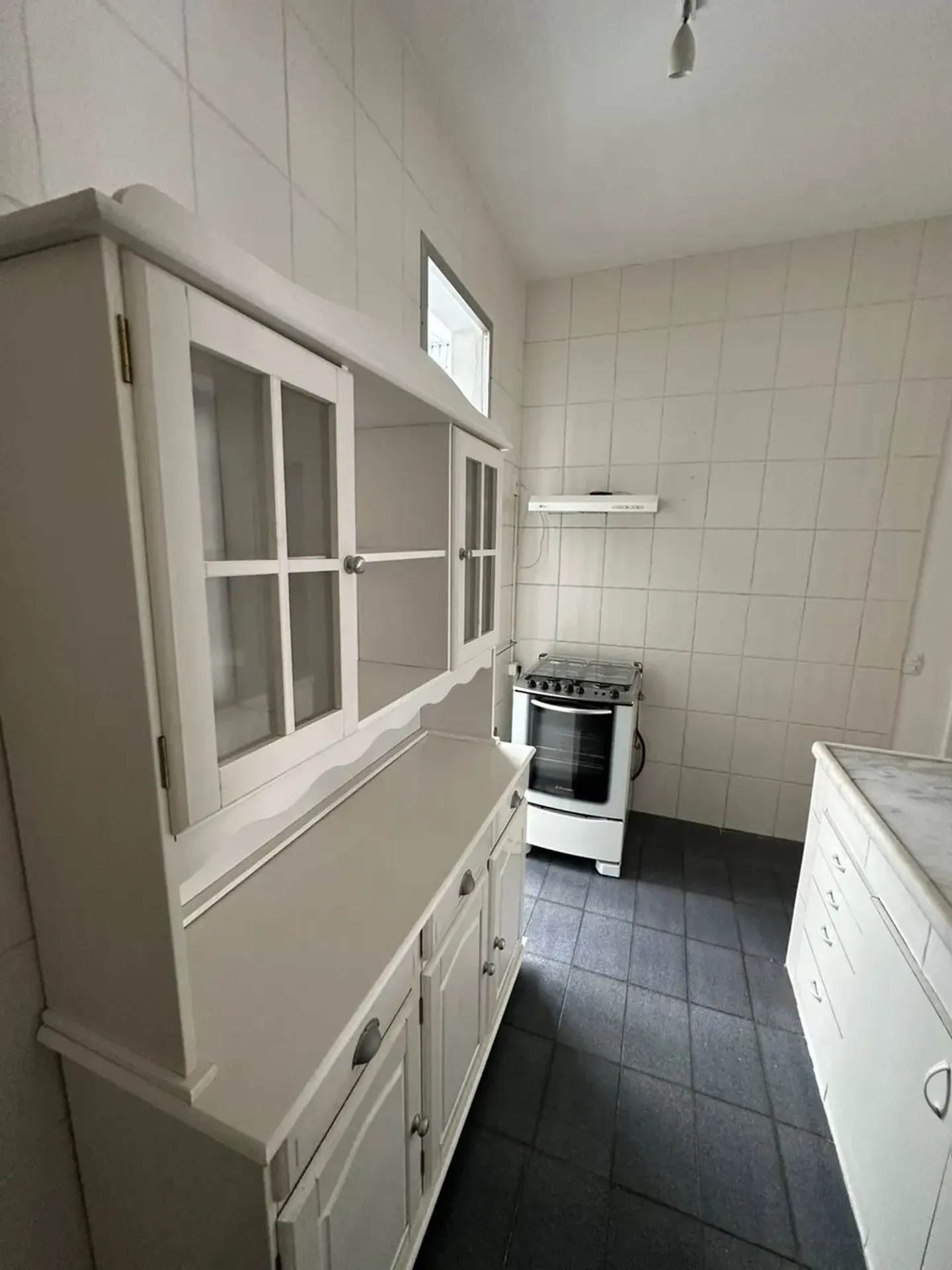 Apartment with a closed kitchen and gas stove; 2 bedrooms — photo 18