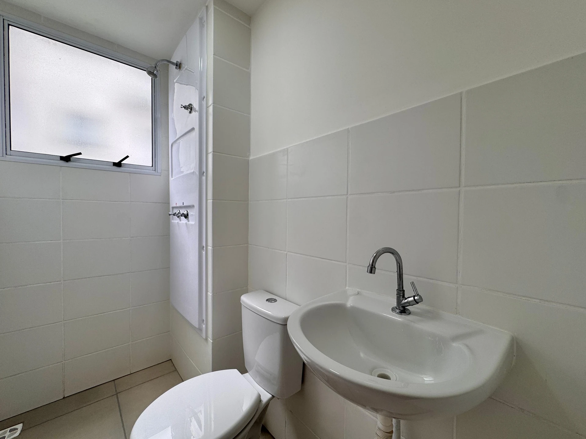 2-bedroom apartment with a closed kitchen and 1 parking spot — photo 4
