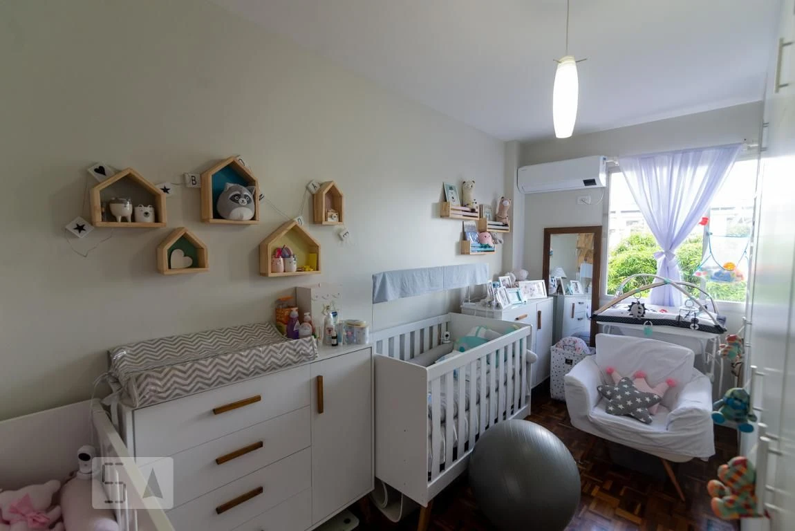 Furnished apartment, 78 m², with a glass-enclosed balcony — photo 8