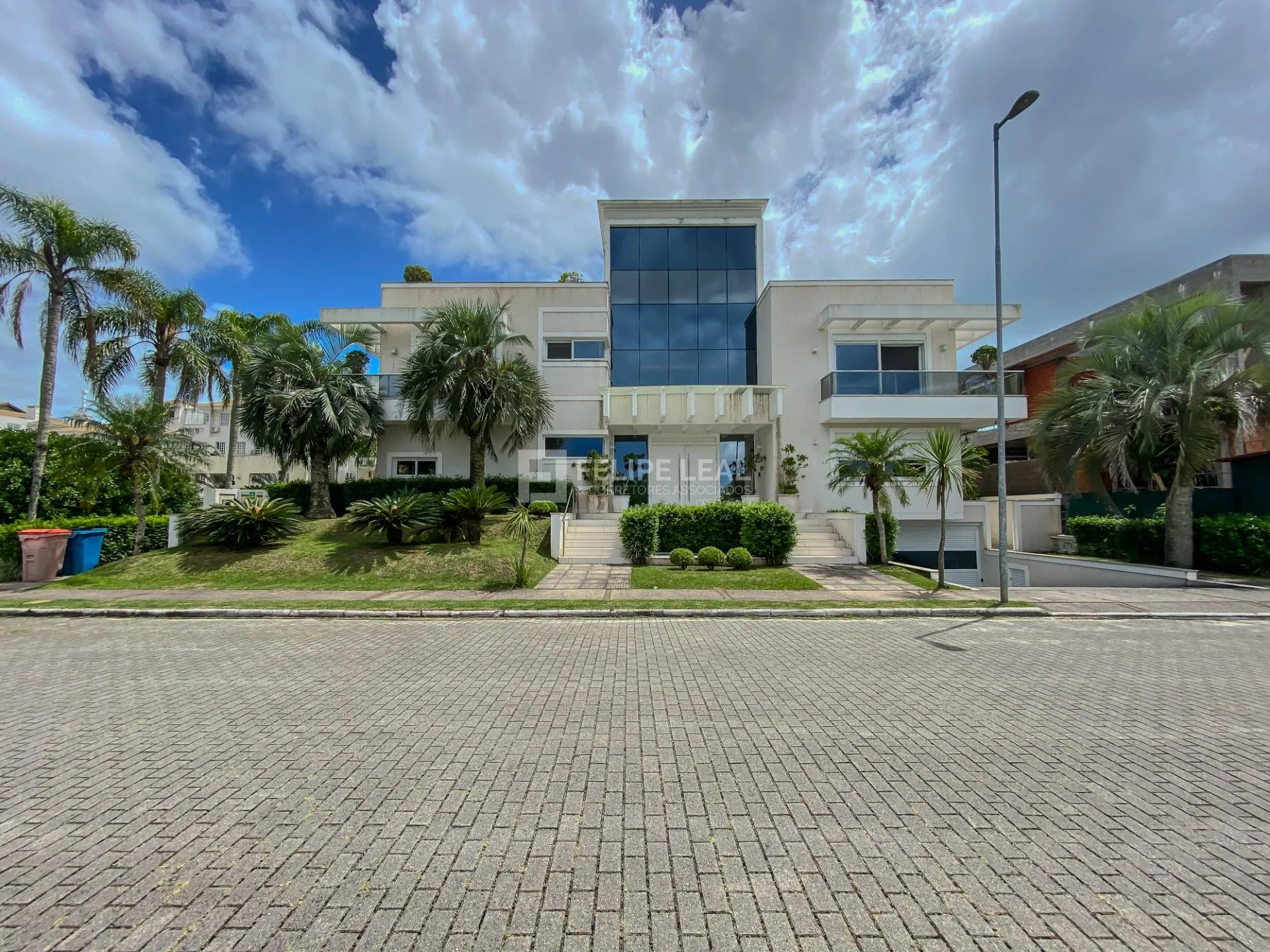 Casa em condomínio com 9 dormitórios e 8 suítes — photo 31