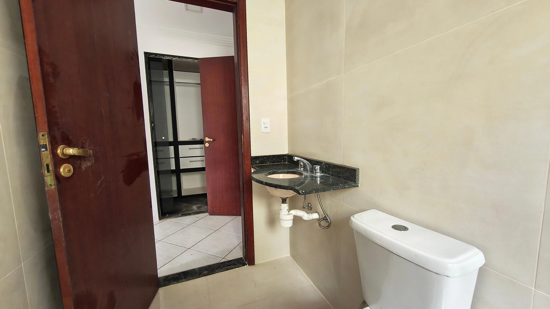 3-bedroom house with a walk-in closet in Rio de Janeiro — photo 6