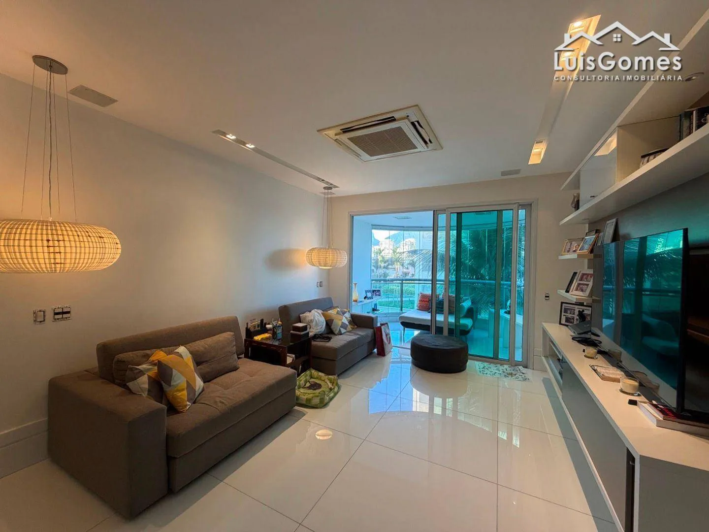 Furnished apartment with 4 bedrooms and 5 bathrooms — photo 25