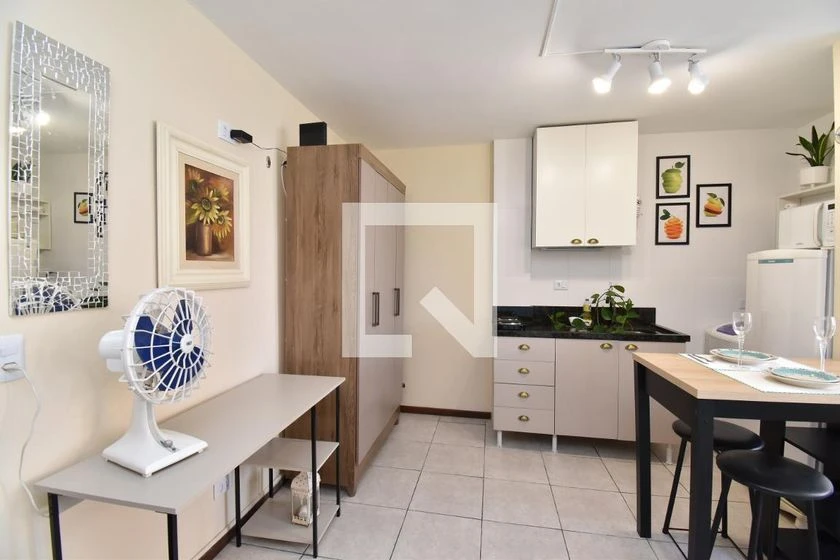 Furnished studio with 1 bedroom and compact cooktop — photo 2