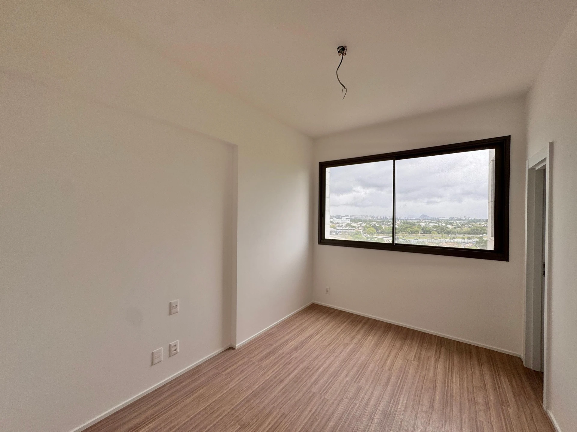 3-bedroom apartment with a home office — photo 39