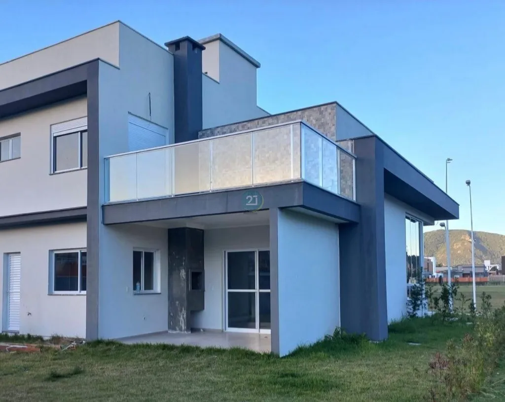Rental house with 3 bedrooms and a glass balcony — photo 4