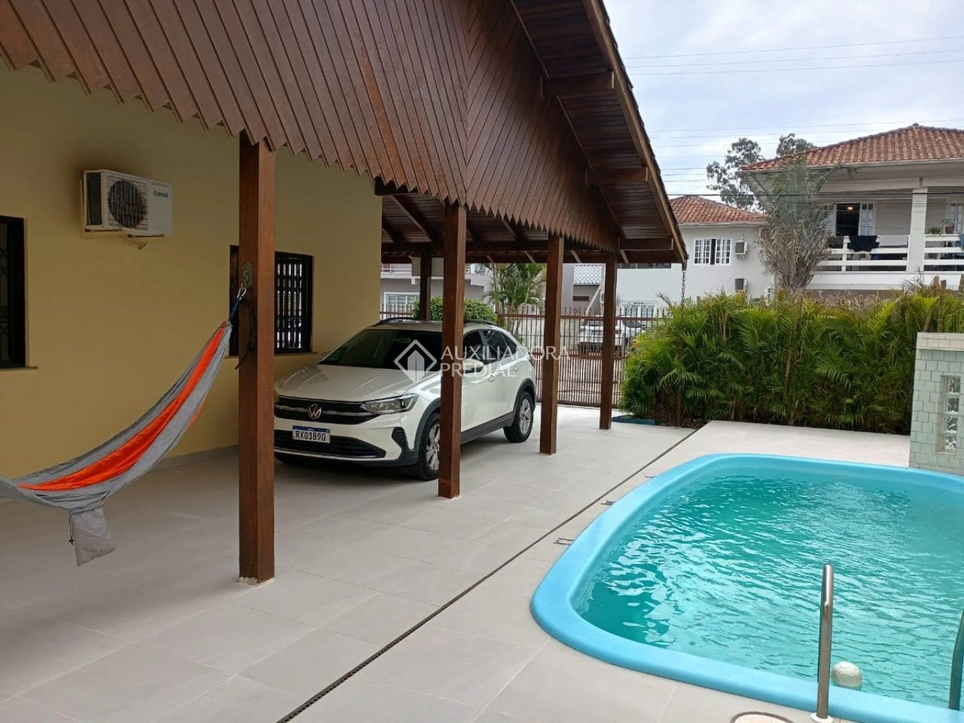 2-bedroom house with a garden in Florianópolis — photo 11