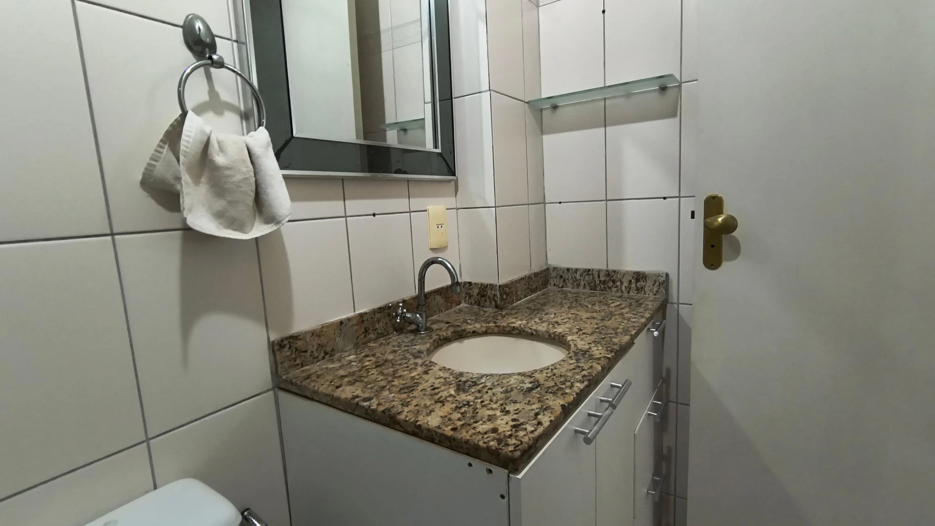 Furnished apartment with 2 bedrooms and 2 bathrooms