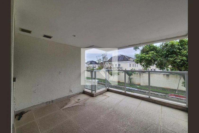 3-bedroom apartment in a building with a gym — photo 10