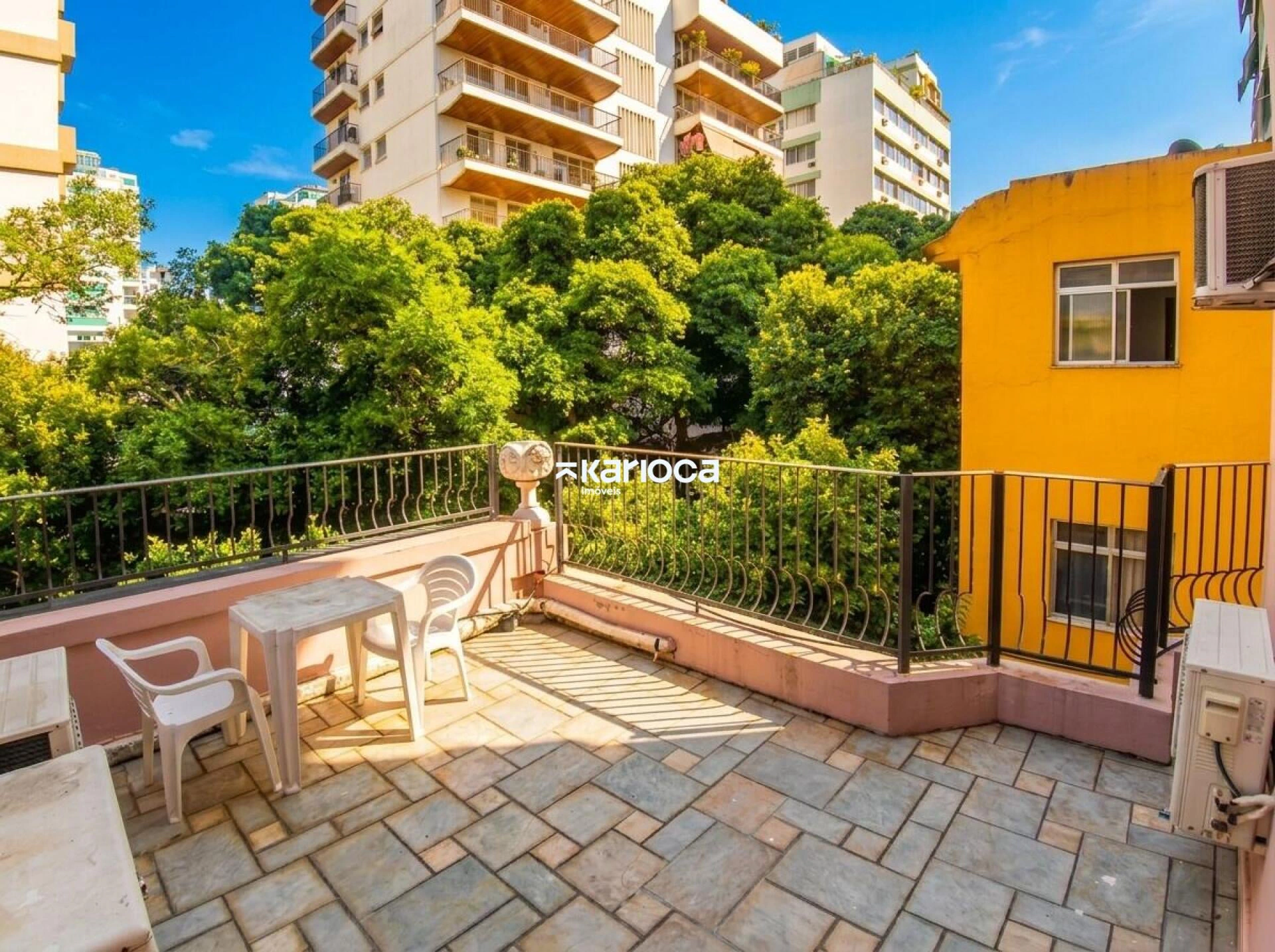 4-bedroom apartment with a washing machine — photo 3