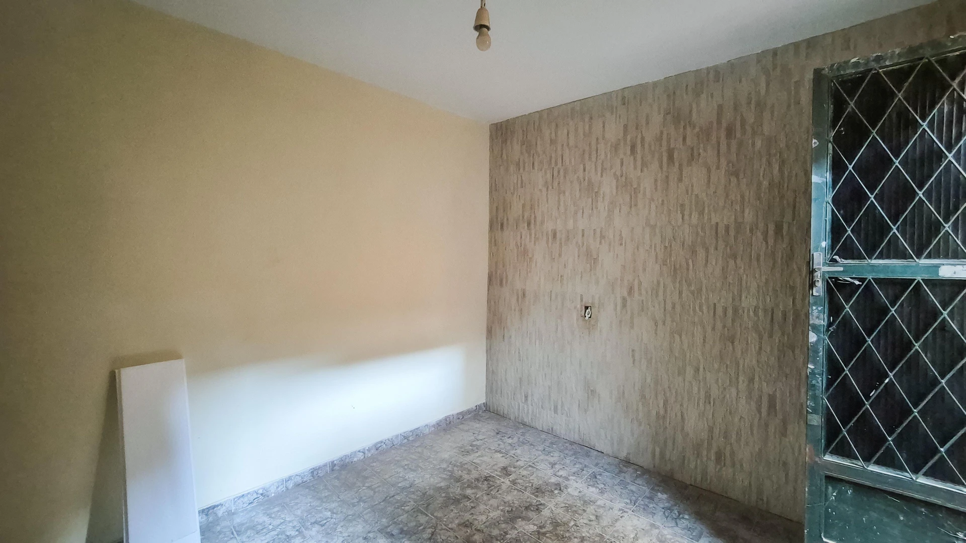 House with 2 bedrooms and a washing machine — photo 43