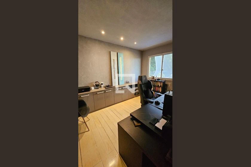 4-bedroom rental apartment with 180 m² of space — photo 17