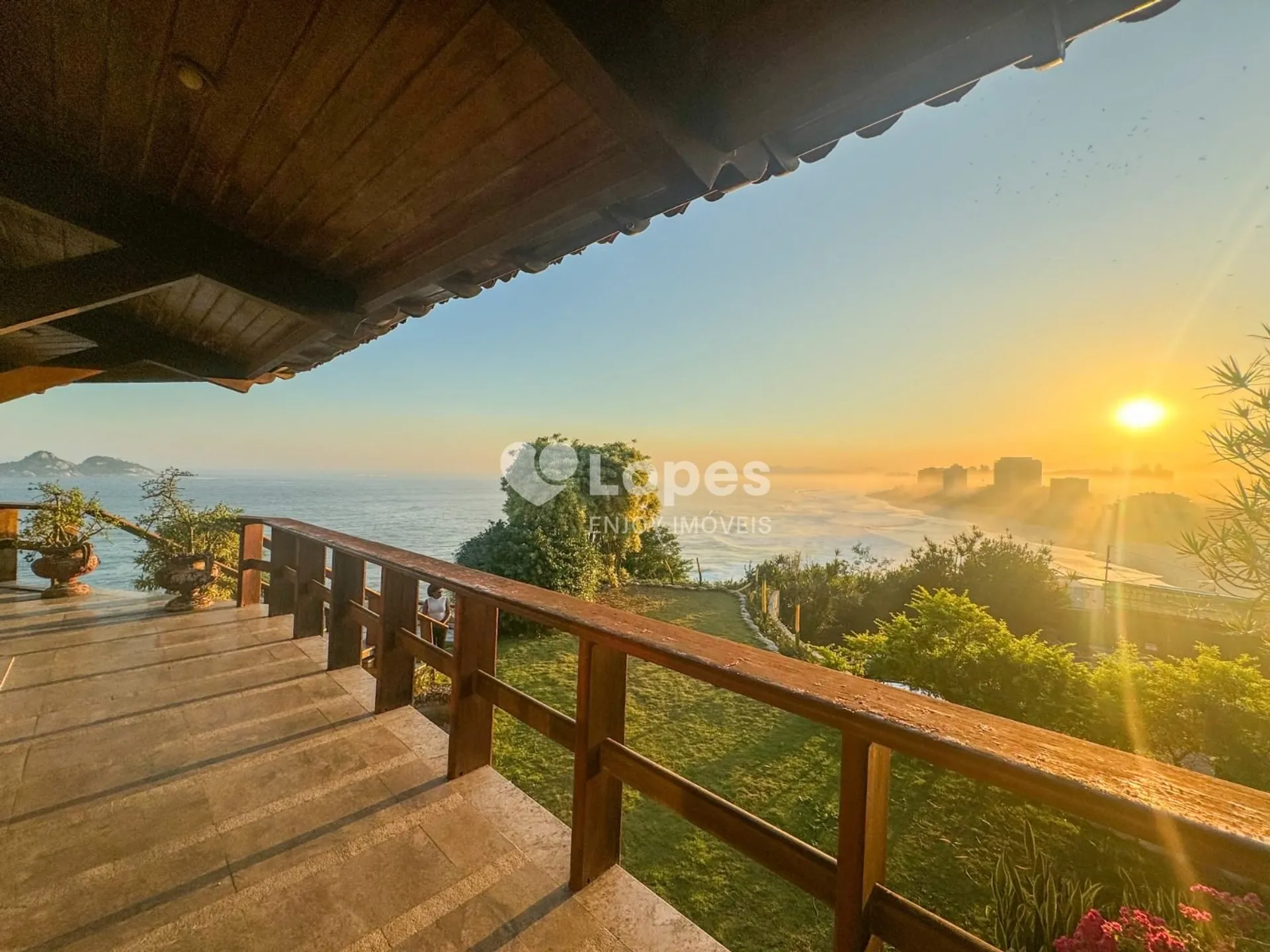 House, 942 m², with a water view — photo 22
