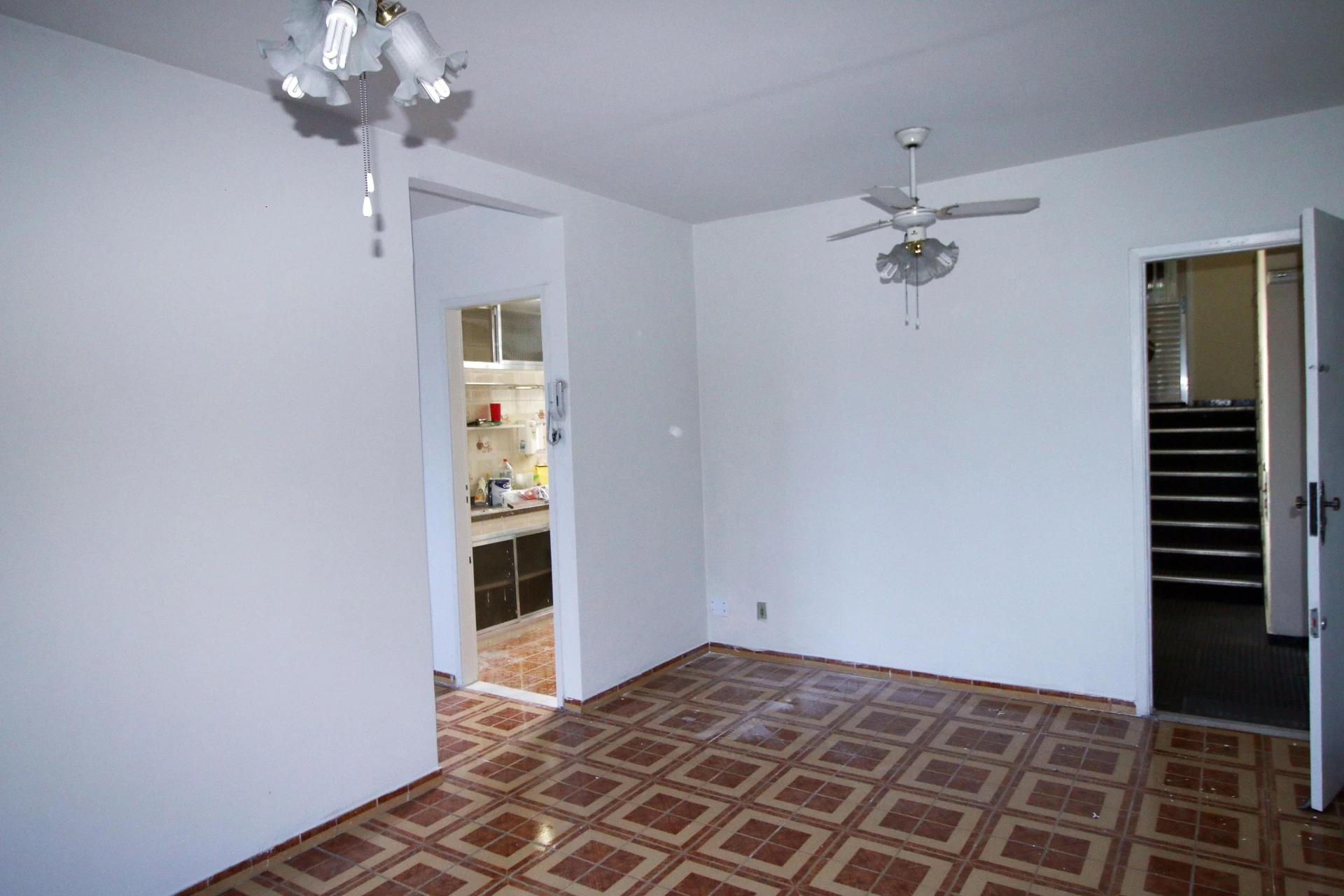 2-bedroom apartment in a building with a gym — photo 23