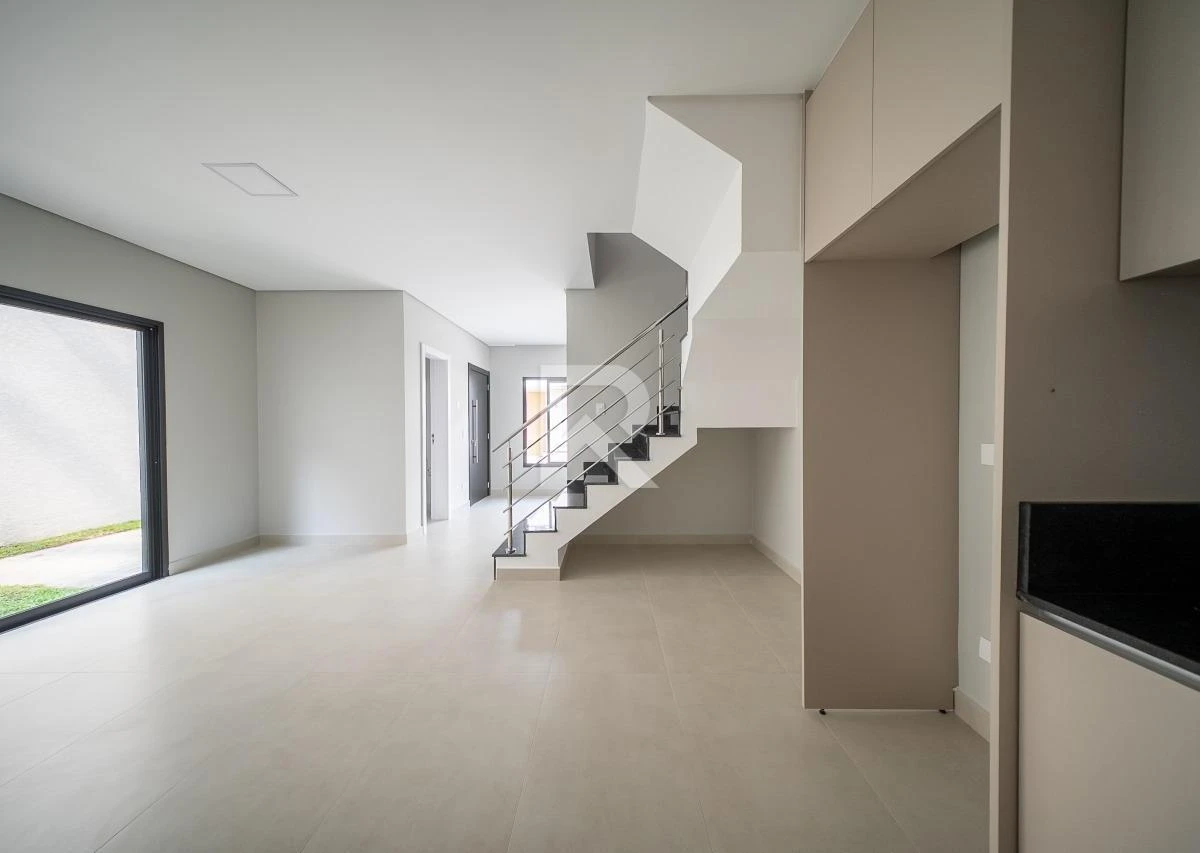 Floor-to-ceiling windows in a 3-bedroom house, 97 m²