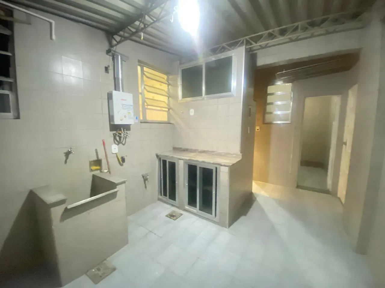 Unfurnished apartment with laundry area and 2 bedrooms — photo 23