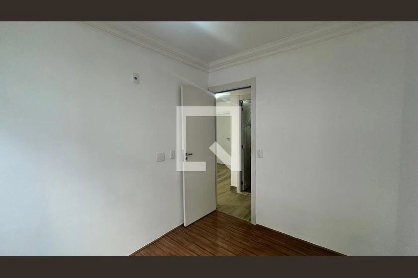 2-bedroom apartment in a building with a gym — photo 12