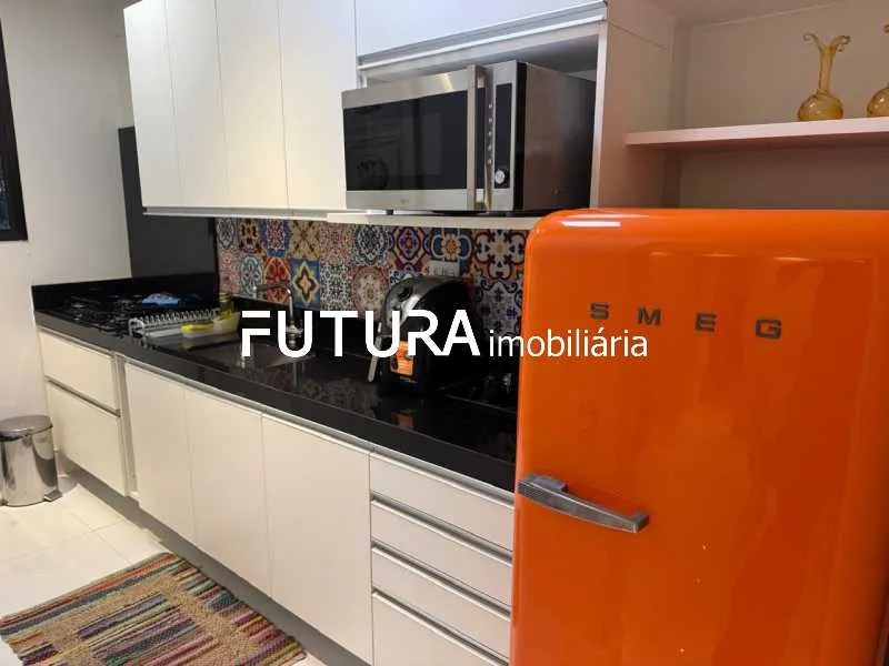 Furnished apartment with glass balcony and 2 bedrooms — photo 13