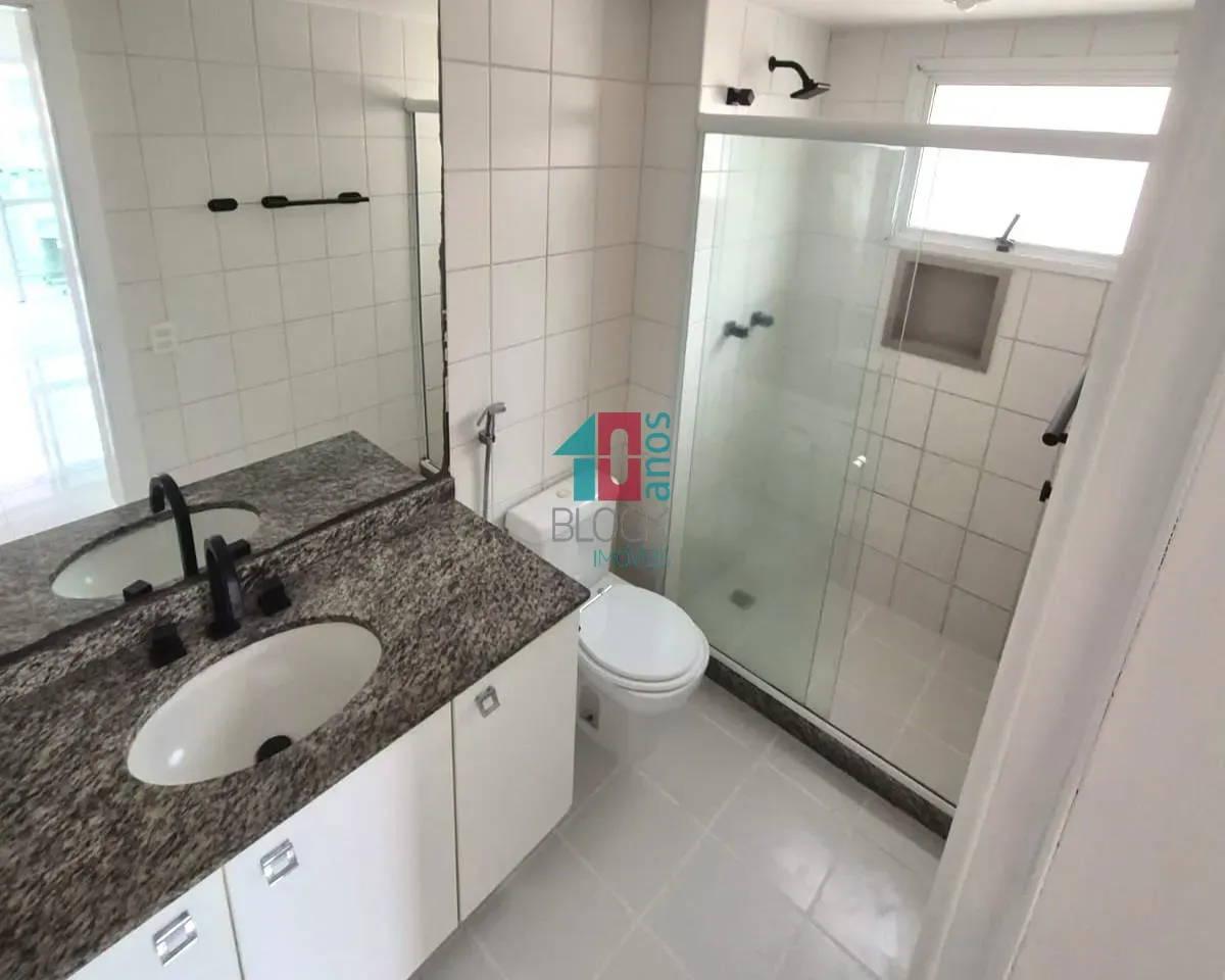 Apartment, 203 m², with a glass-enclosed balcony — photo 19