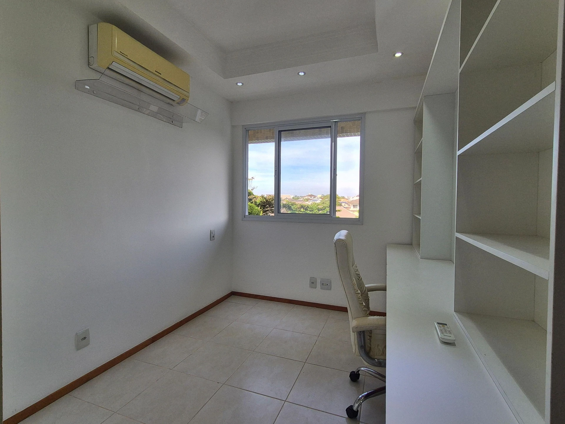 Apartment, 133 m², with a glass-enclosed balcony — photo 61