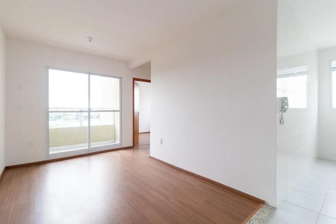 2-bedroom apartment in a building with a gym — photo 10