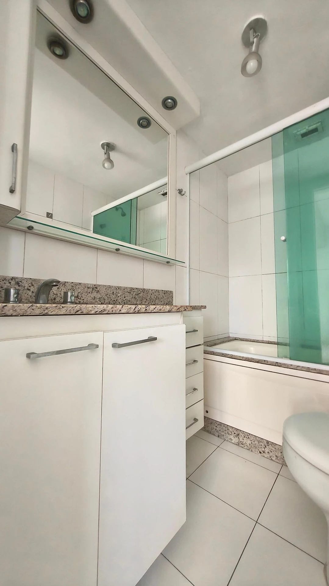 Apartment, 87 m², with a jacuzzi — photo 12