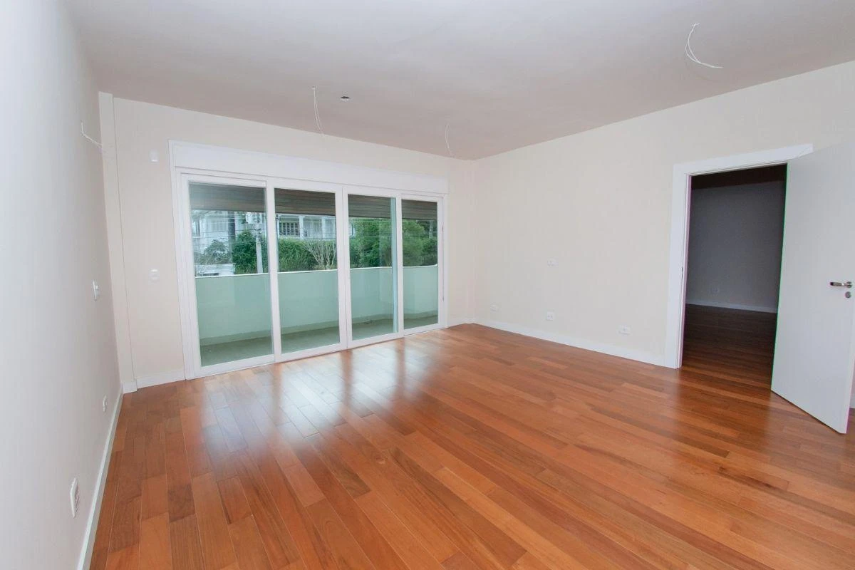 House, 1256 m², with a bathtub — photo 11