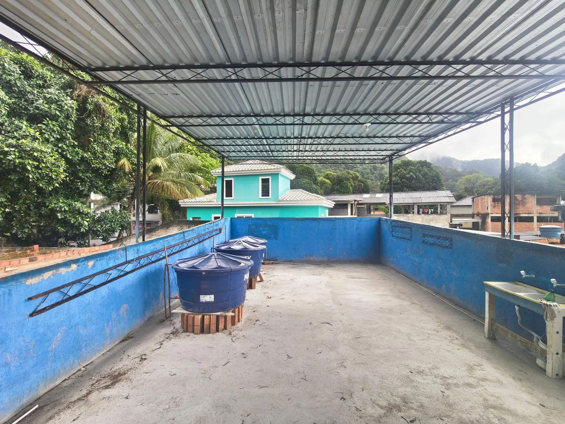 Apartamento com 2 quartos e varanda vista para as montanhas — photo 31