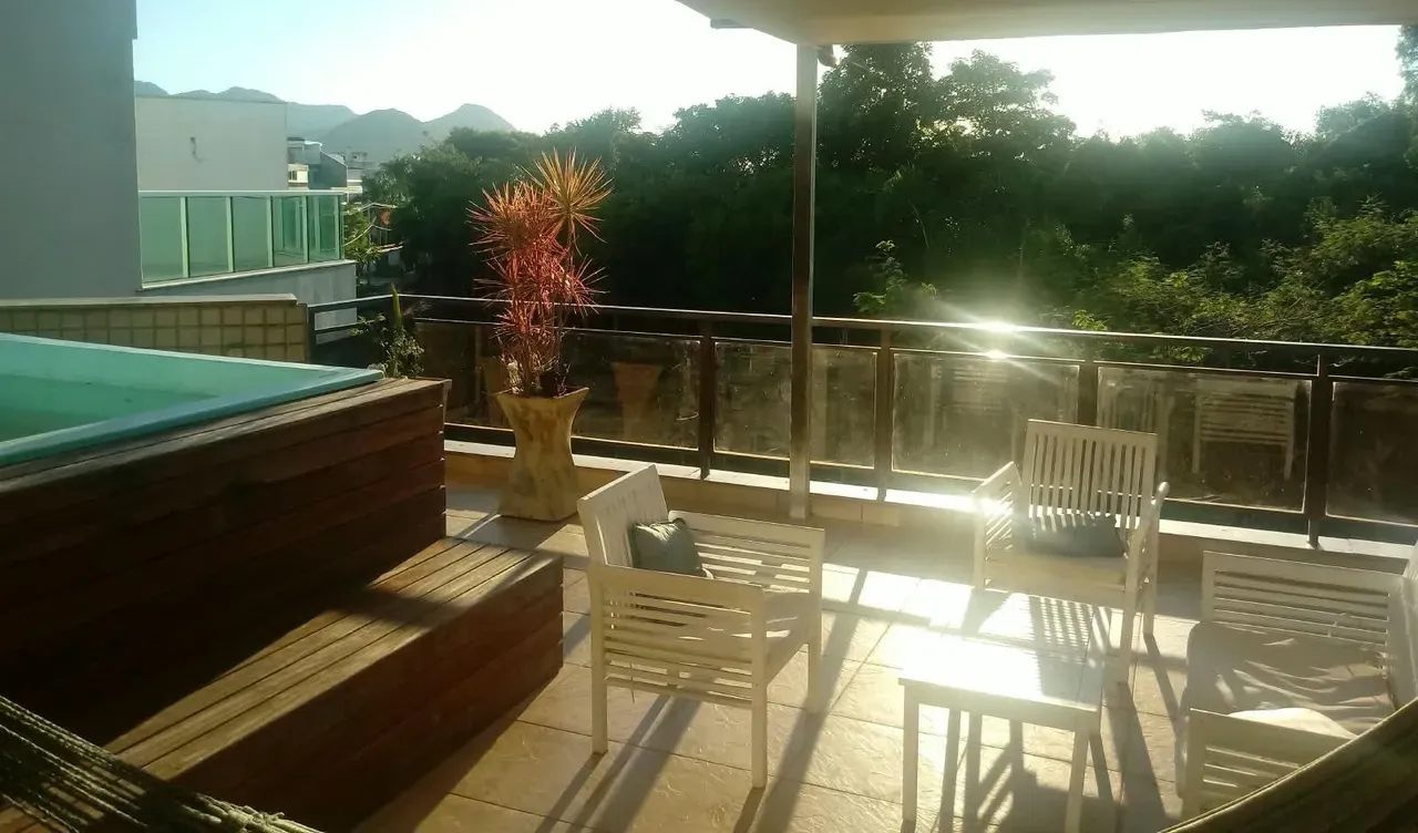 Furnished apartment, 240 m², with a glass-enclosed balcony — photo 18