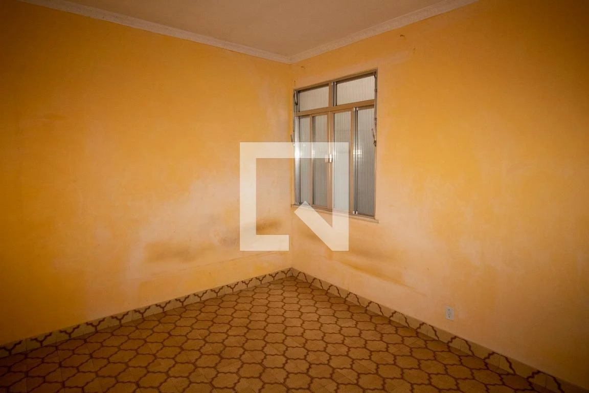 Unfurnished 2-bedroom apartment with a glass shower — photo 23