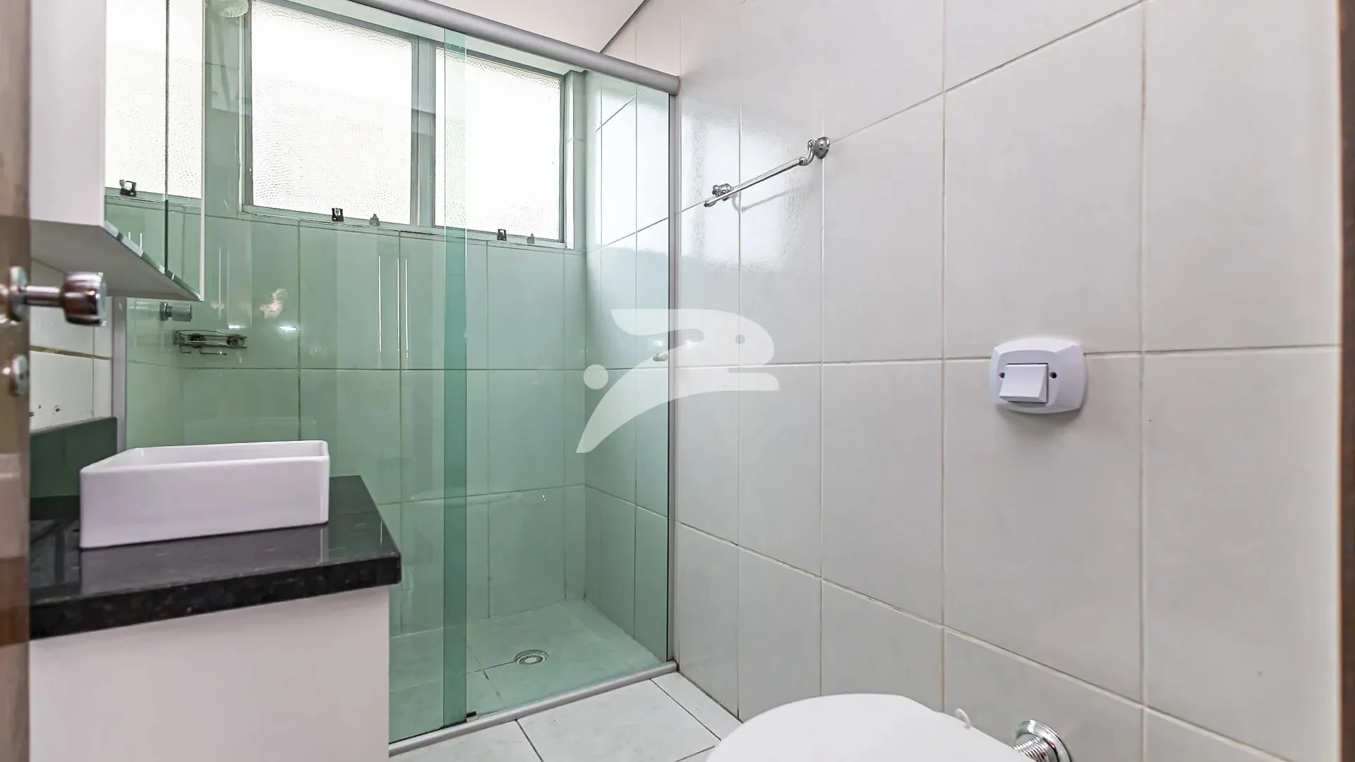 Apartment, 70 m², with wood or laminate floors — photo 10
