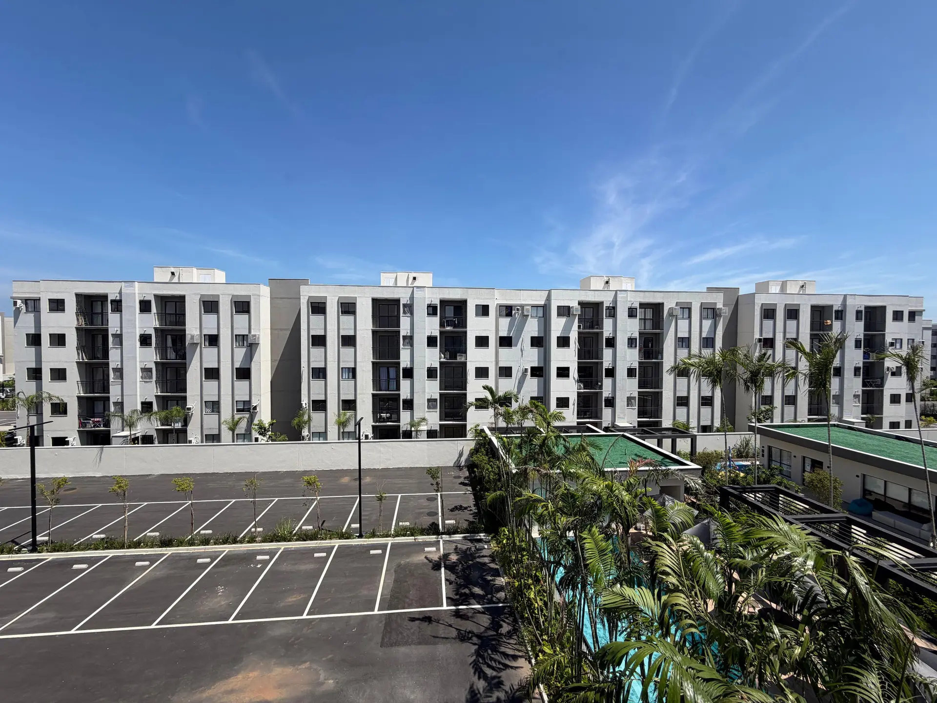 Apartamento sem mobília com 2 quartos e varanda — photo 9