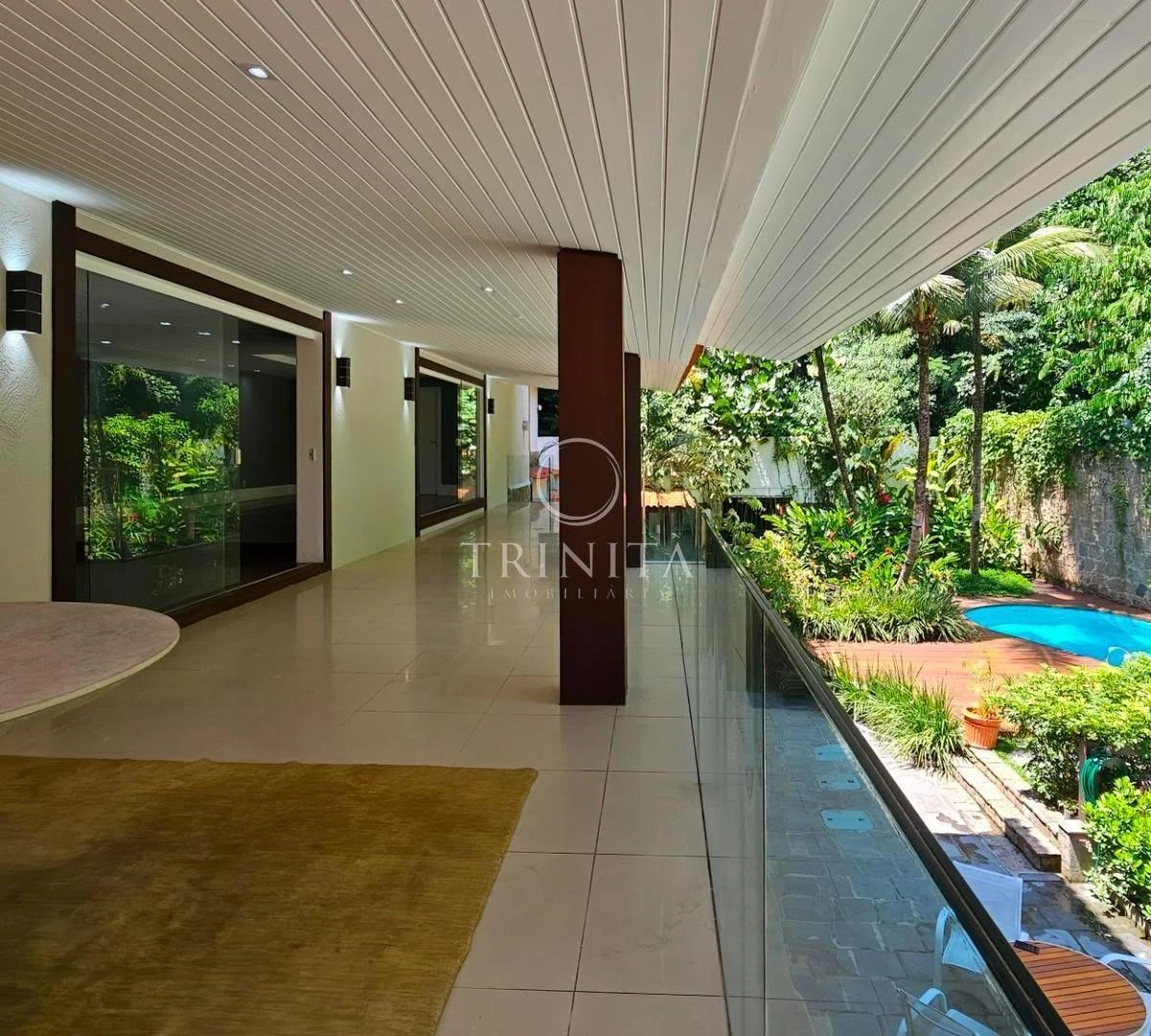 5-bedroom house with a bathtub in Rio de Janeiro — photo 22
