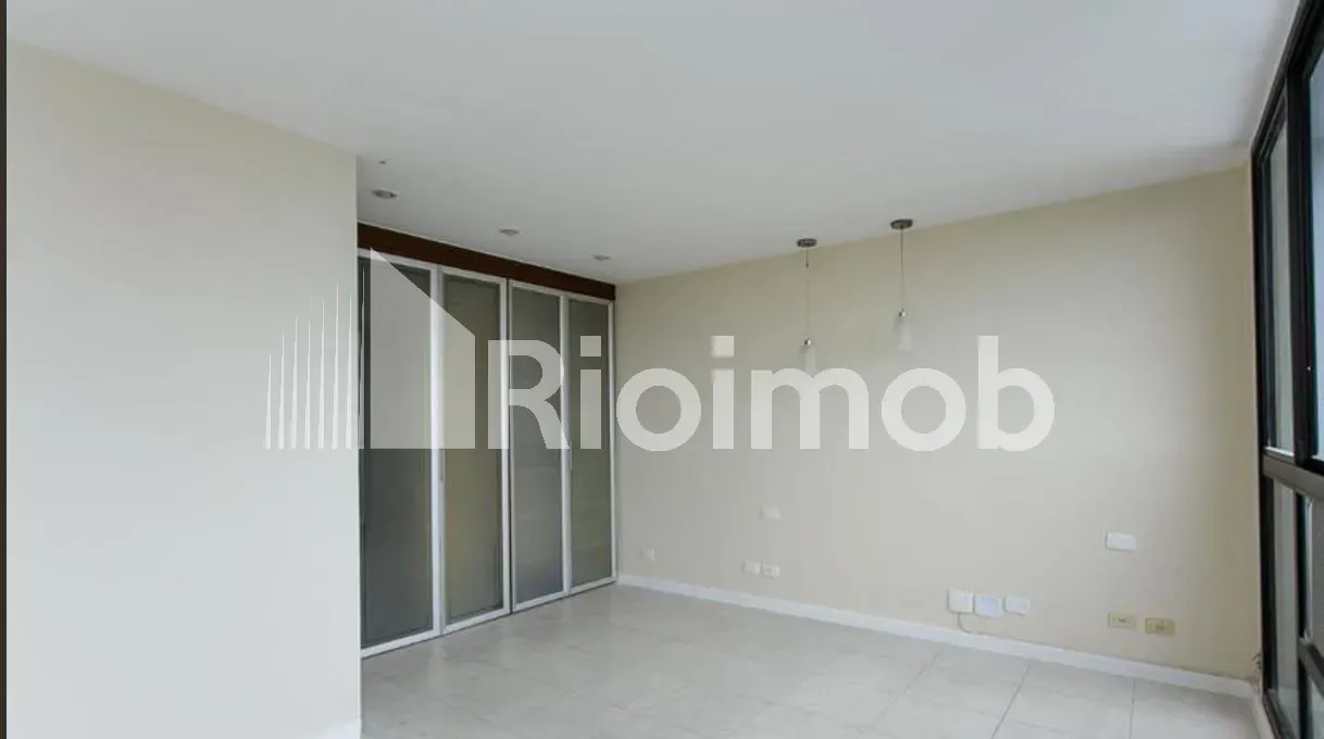 3-bedroom apartment with a water view in Rio de Janeiro
