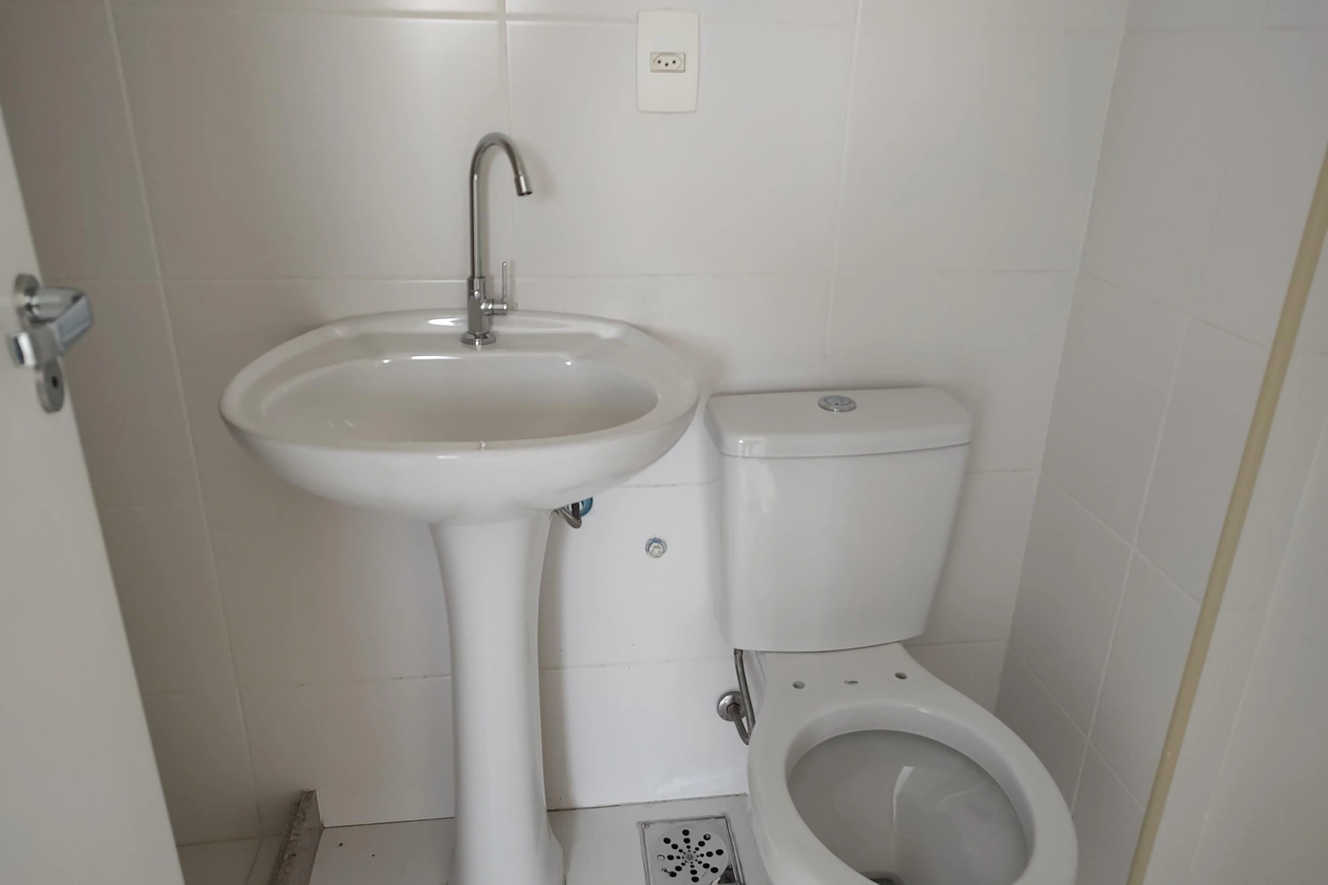 Apartamento sem mobília com 2 quartos e varanda — photo 34