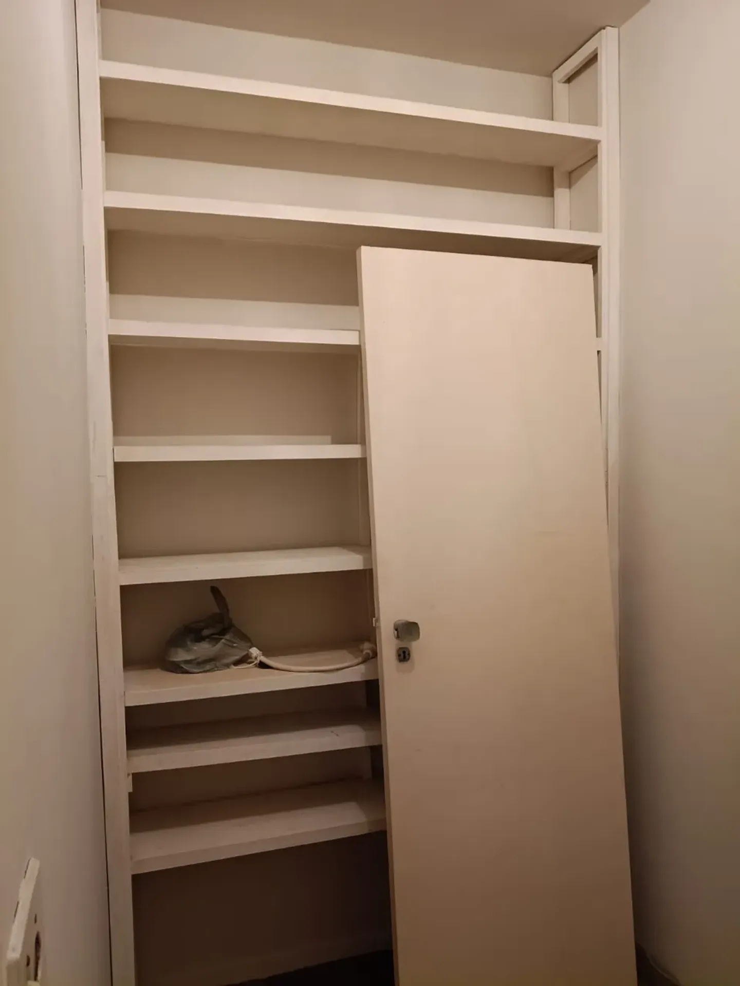 Деревянный пол или ламинат и 2 спальни: квартира 80 м² — photo 13