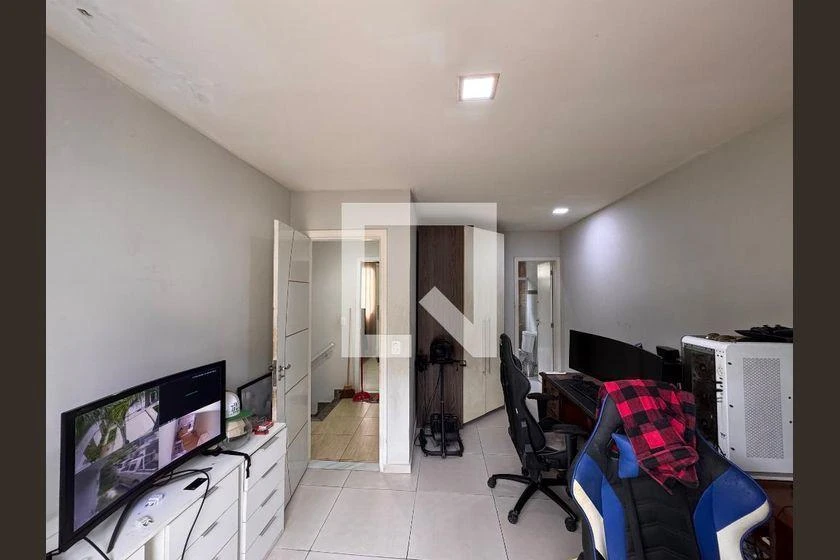 House with 3 en-suites and 3 parking spots, 270 m² — photo 33